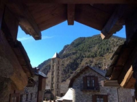 Apartament rural ben equipat i molt ben situat.