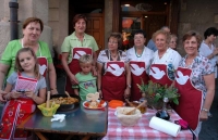 concurs de  elaboraci de la tipique casola de  romesco colom (esquixada de bacall amb salsa picant i picada d'alls, bitxo i atmetlles torrades.