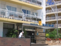 Hotel Mar Blau *** Podeu buscar més informació sobre l'hotel a: www.hotelmarblau.cat