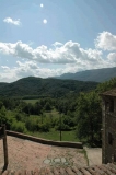 Vistes des de la casa cap al Coll de Baix i la vall de Sant Iscle