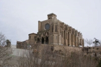 Baslica de Santa Maria de Manresa.  Iniciada l'any 1322 sota la direcci de Berenguer de Montagut i acabada el 1488, s un exemplar rellevant de l'arquitectura gtica catalana.