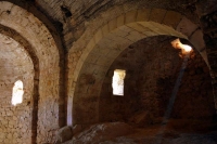 Interior ermita de Sant Miquel de Marmellar.