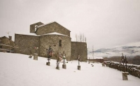 Esglsia de Sant Cosme i Sant Dami de Queixans amb neu