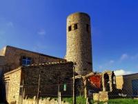 Documentat des de lany 1035. Lany 1091 apareixen documentats els nobles Ramon i Arnau dAlbesp (del qual deriva Gosp) com a capitans que acompanyaven els comtes dUrgell.     Actualment es conserva una casa senyorial de la que destaca una esvelta torre en un dels seus costats.