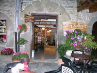 Restaurant Can Sallen , en la Plaa Mayor .