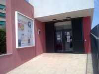 entrada de l'ofinica que hi ha al costat de la platja